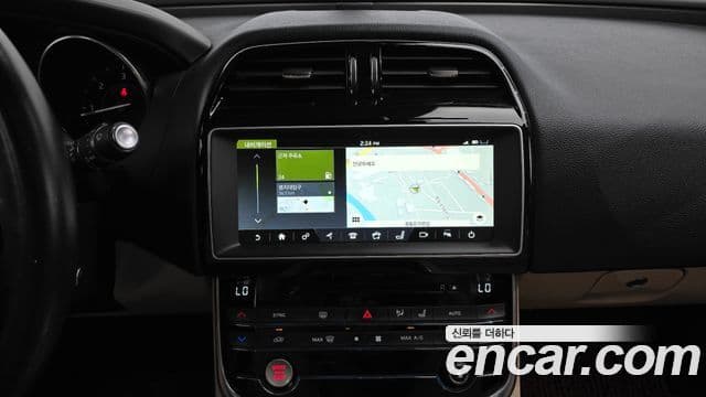 Jaguar XE Prestige, 2017 14