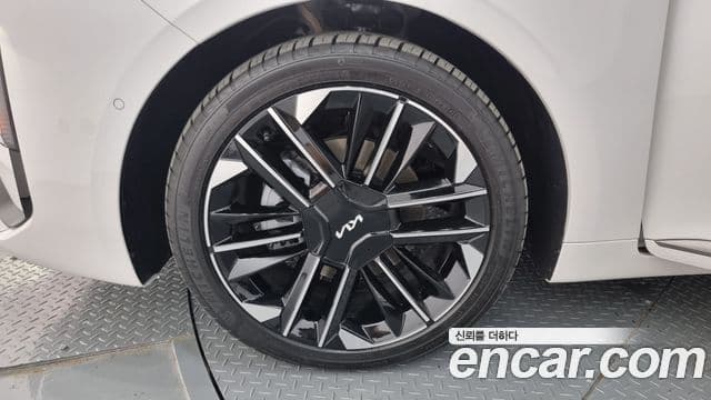 Kia The / новый New K8 гибрид Signature, 2025 все фото