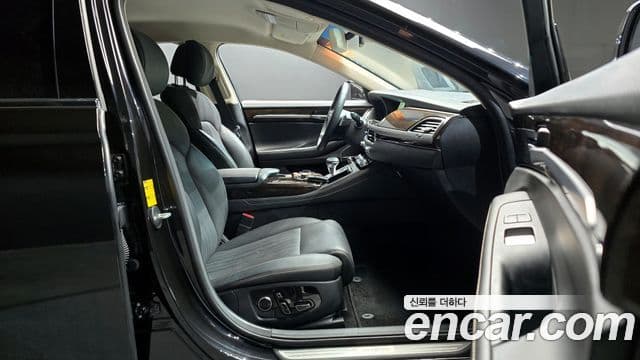 Genesis G90 Premium Luxury, 2019 10