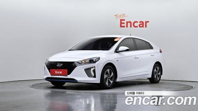 Hyundai Ioniq гибрид, 2019 1