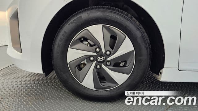 Hyundai Ioniq гибрид, 2019 все фото