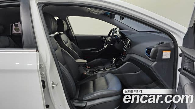 Hyundai Ioniq гибрид, 2019 10