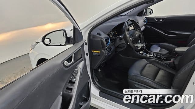 Hyundai Ioniq гибрид, 2019 11