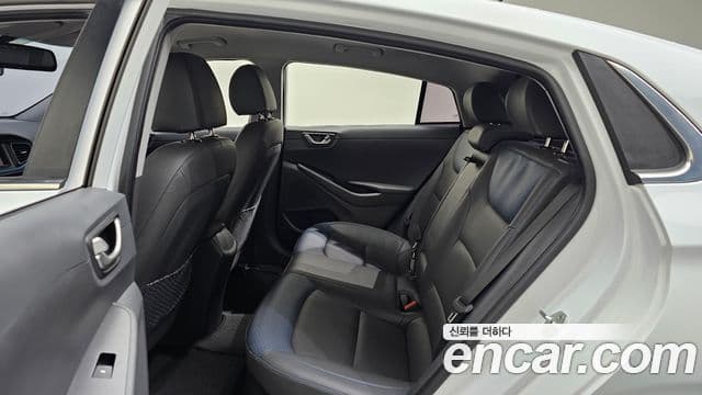 Hyundai Ioniq гибрид, 2019 13