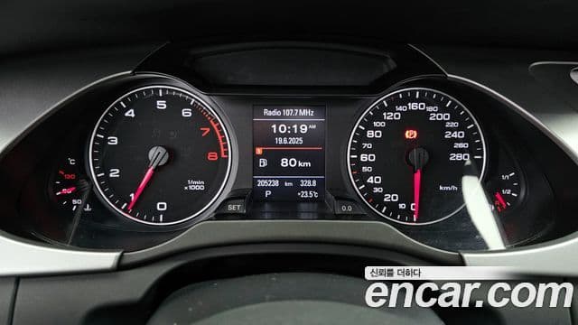 Audi New A4 B8, 2010 8