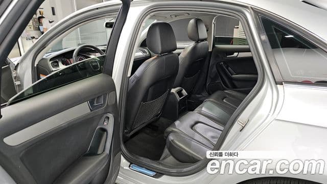 Audi New A4 B8, 2010 11