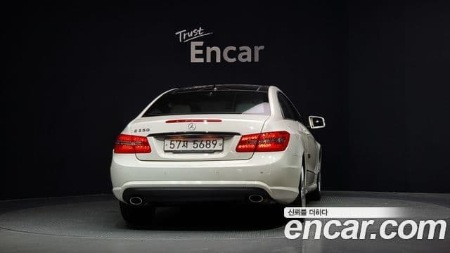 Mercedes-Benz E-класс W212 E350 купе, 2011 4
