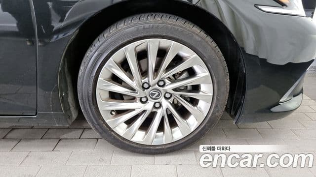 Lexus ES300h 7세대 Executive, 2023 все фото