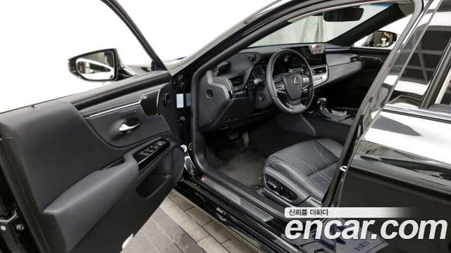 Lexus ES300h 7세대 Executive, 2023 10