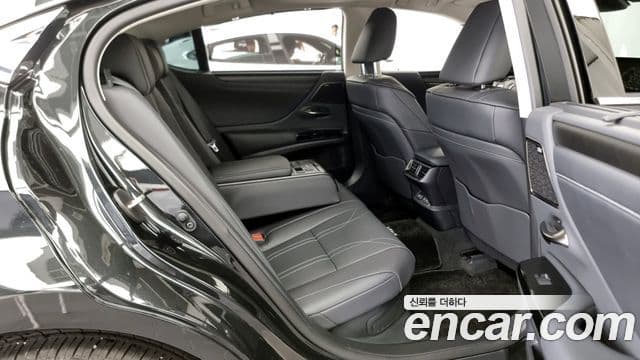 Lexus ES300h 7세대 Executive, 2023 12
