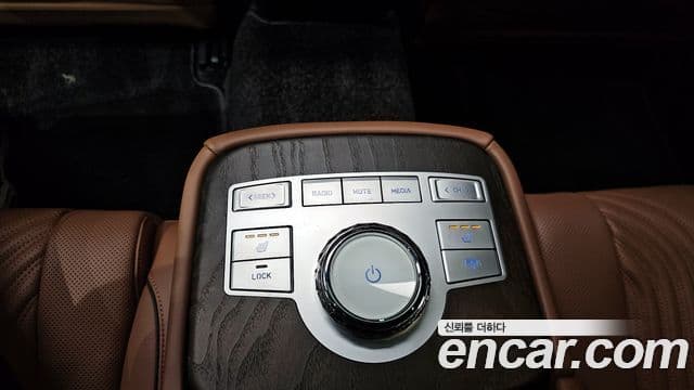 Genesis G80 (RG3) бензин 2.5 турбо AWD, 2024 19