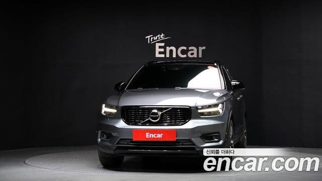 Volvo XC40 T4 R-Design, 2019 3
