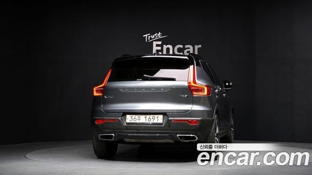 Volvo XC40 T4 R-Design, 2019 4