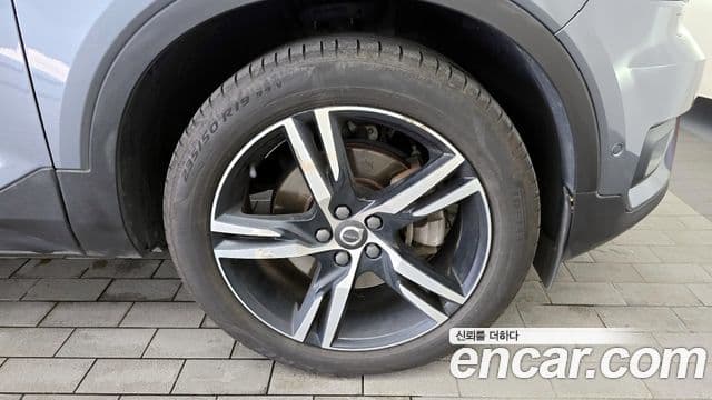 Volvo XC40 T4 R-Design, 2019 все фото