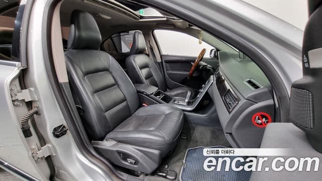 Volvo S80 2세대, 2011 10