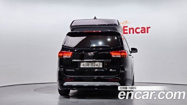 Kia All New Carnival Noblesse, 2017 4