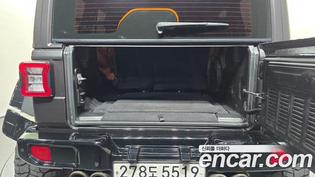 Jeep Wrangler (JL) 2.0 Overland 4도어, 2019 20
