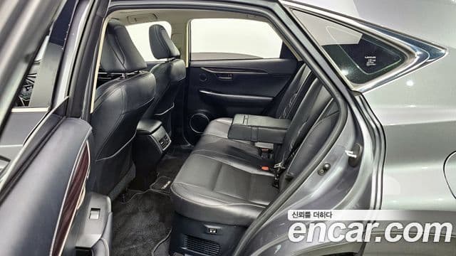 Lexus NX300h Executive, 2017 11