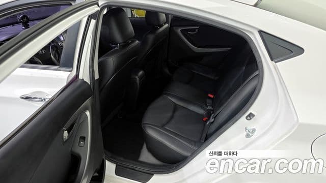 Hyundai Avante MD M16 GDI Avenue, 2013 11