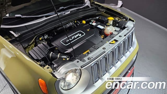 Jeep Renegade 2.0 дизель Limited AWD, 2015 все фото