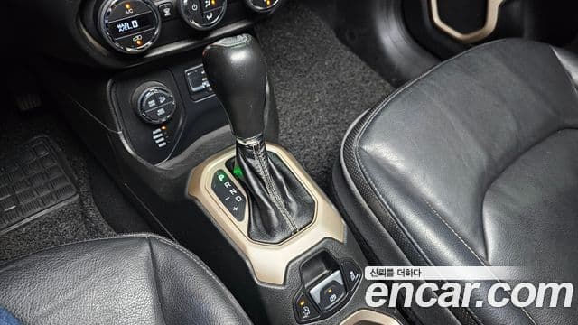 Jeep Renegade 2.0 дизель Limited AWD, 2015 8