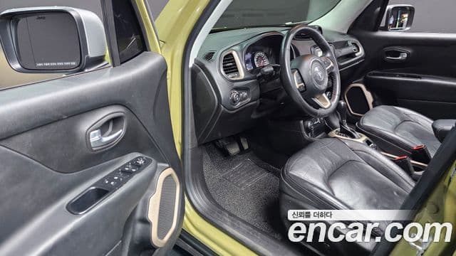 Jeep Renegade 2.0 дизель Limited AWD, 2015 11