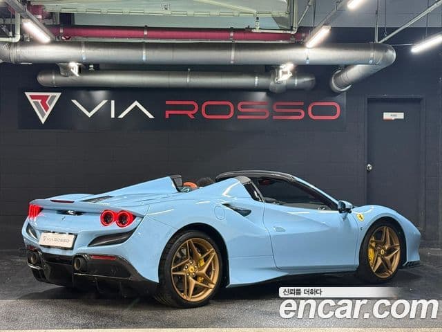 Ferrari F8 스파이더 3.9 V8, 2022 2