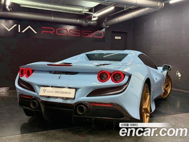 Ferrari F8 스파이더 3.9 V8, 2022 4