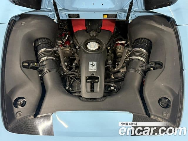 Ferrari F8 스파이더 3.9 V8, 2022 6