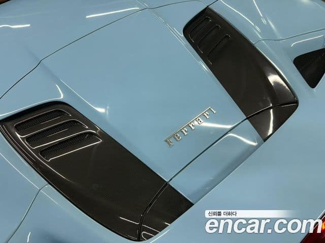 Ferrari F8 스파이더 3.9 V8, 2022 17