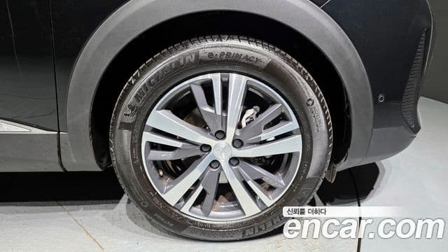 Peugeot 5008 2세대 1.2 Pure Tech Allure, 2024 все фото