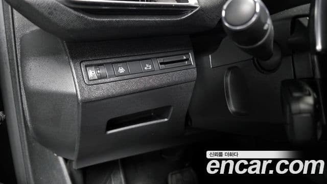 Peugeot 5008 2세대 1.2 Pure Tech Allure, 2024 15