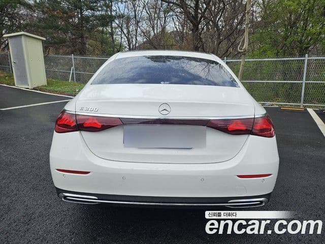 Mercedes-Benz E-класс W214 Avantgarde, 2025 4