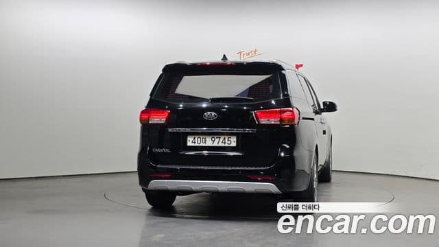 Kia All New Carnival Prestige, 2015 4