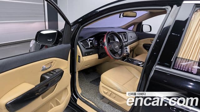 Kia All New Carnival Prestige, 2015 10