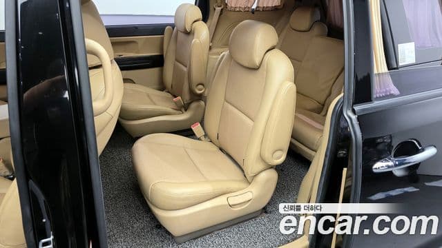 Kia All New Carnival Prestige, 2015 12