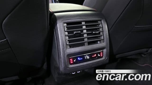 Volkswagen Гольф 8세대 2.0 GTI, 2024 17