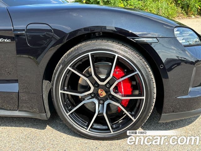 Porsche 타이칸 4S, 2025 8