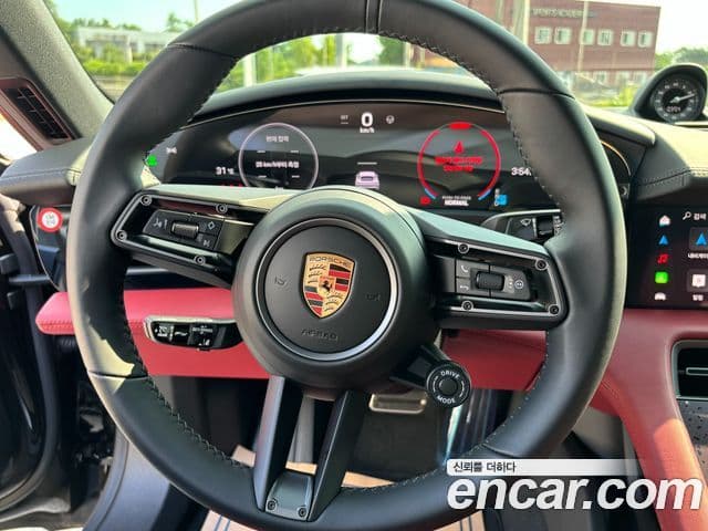 Porsche 타이칸 4S, 2025 10
