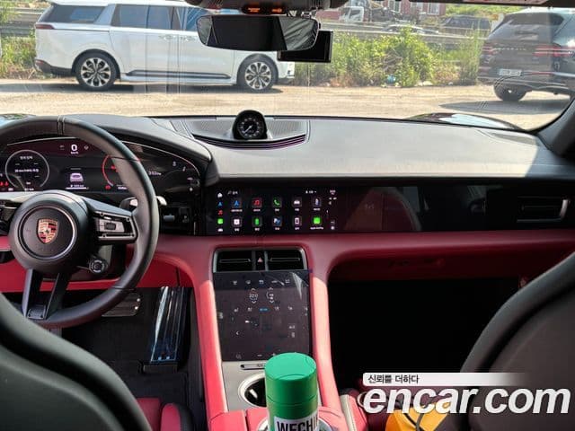 Porsche 타이칸 4S, 2025 11