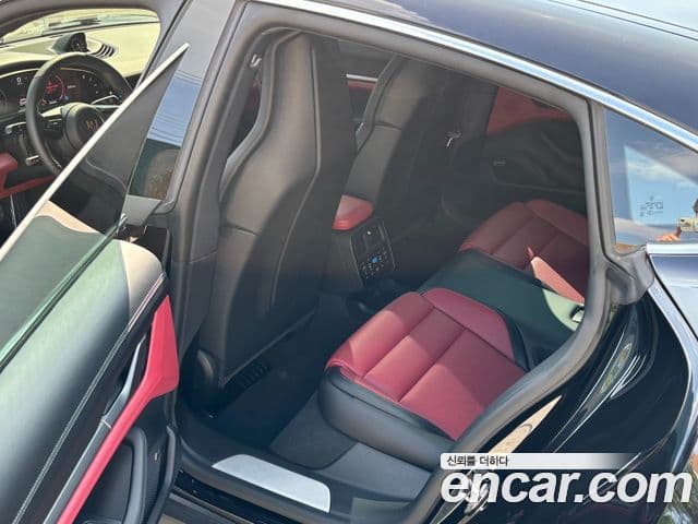 Porsche 타이칸 4S, 2025 13