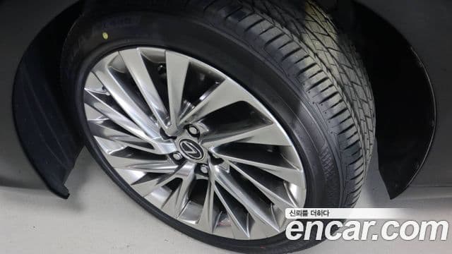 Lexus ES300h 7세대 Luxury Plus, 2025 3