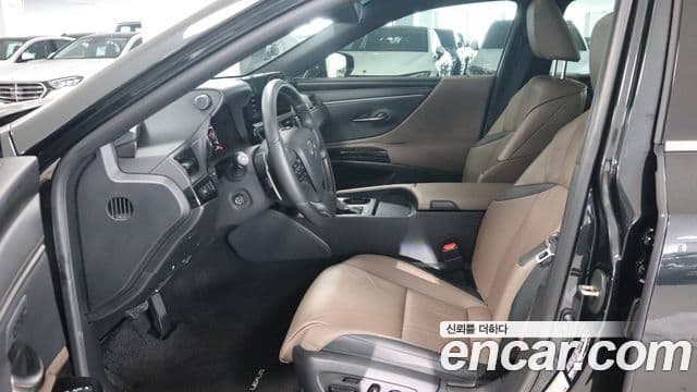 Lexus ES300h 7세대 Luxury Plus, 2025 7