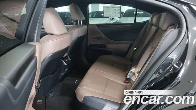 Lexus ES300h 7세대 Luxury Plus, 2025 8
