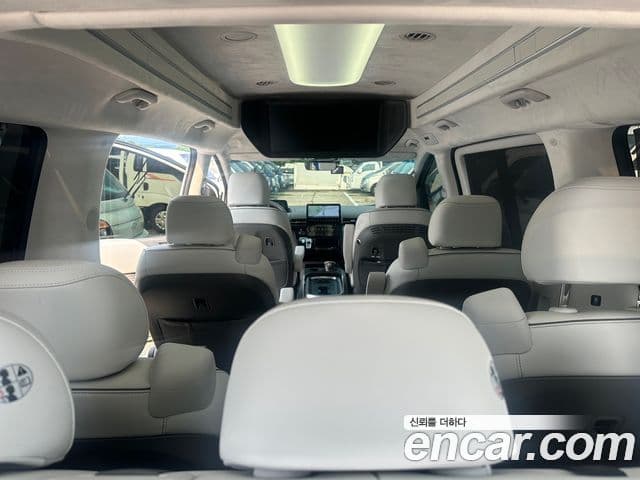 Hyundai Staria лимузин, 2023 7