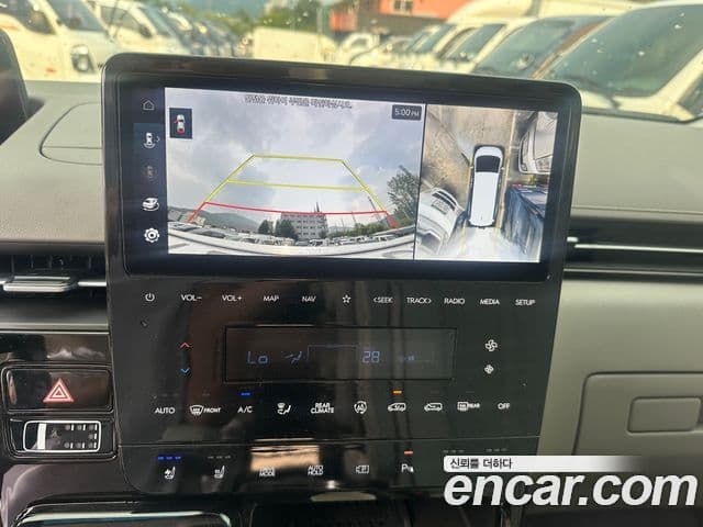 Hyundai Staria лимузин, 2023 10