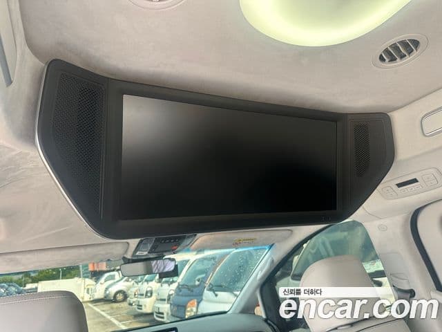 Hyundai Staria лимузин, 2023 14