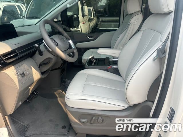 Hyundai Staria лимузин, 2023 15