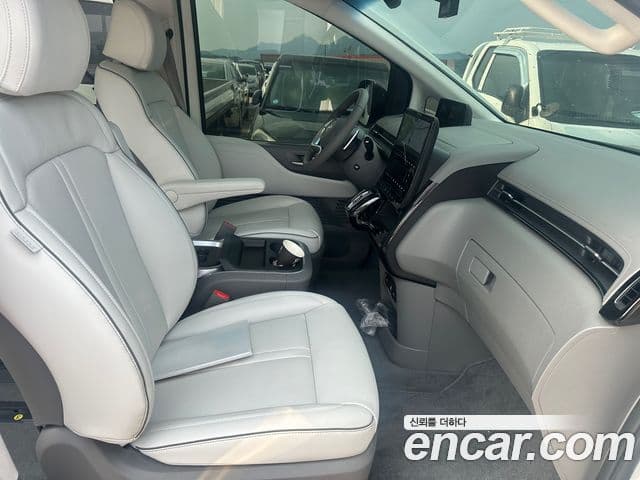 Hyundai Staria лимузин, 2023 16