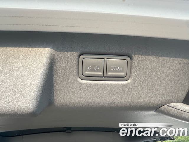 Hyundai Staria лимузин, 2023 19